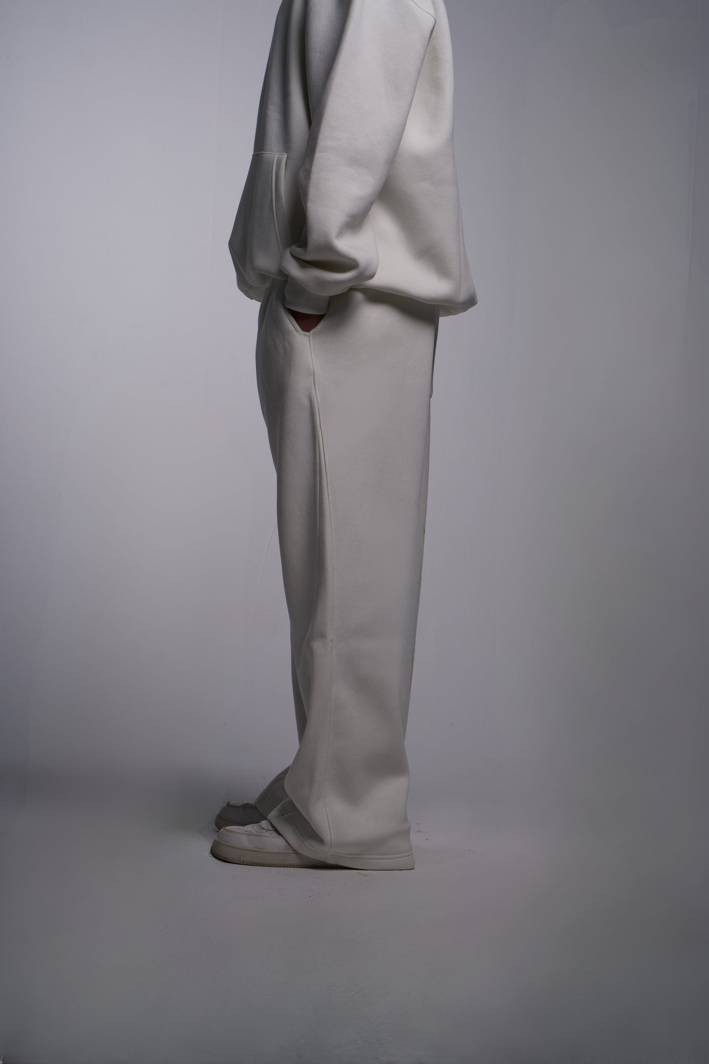 STONE WHITE SWEATPANTS