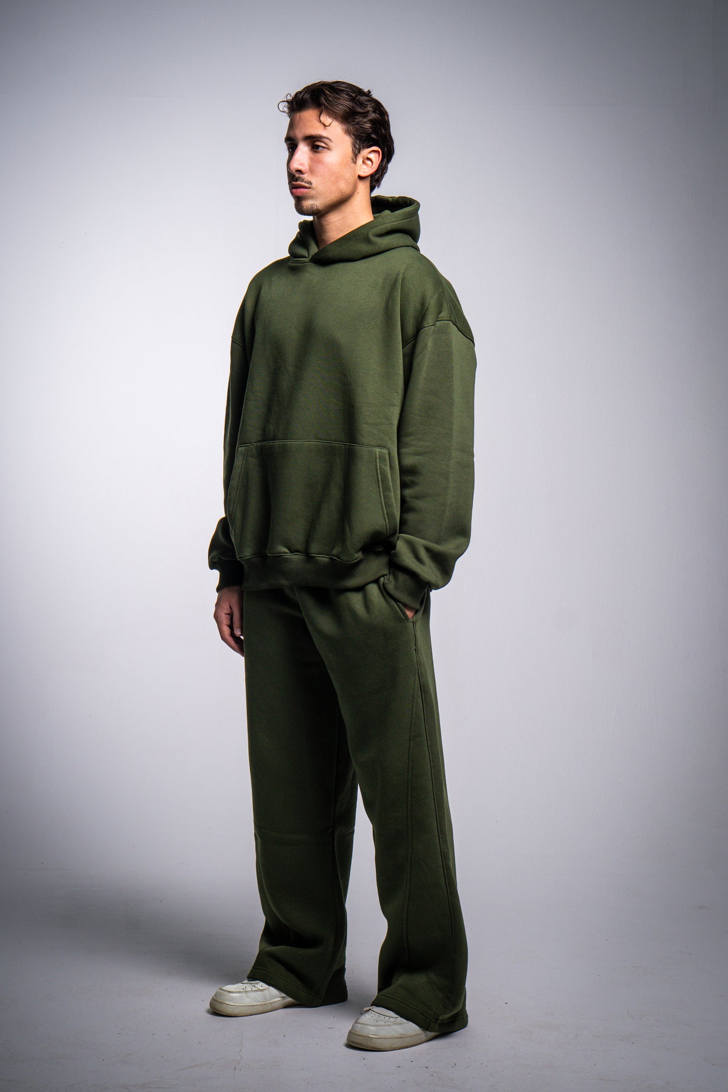 EARTHY OLIVE SWEATPANTS