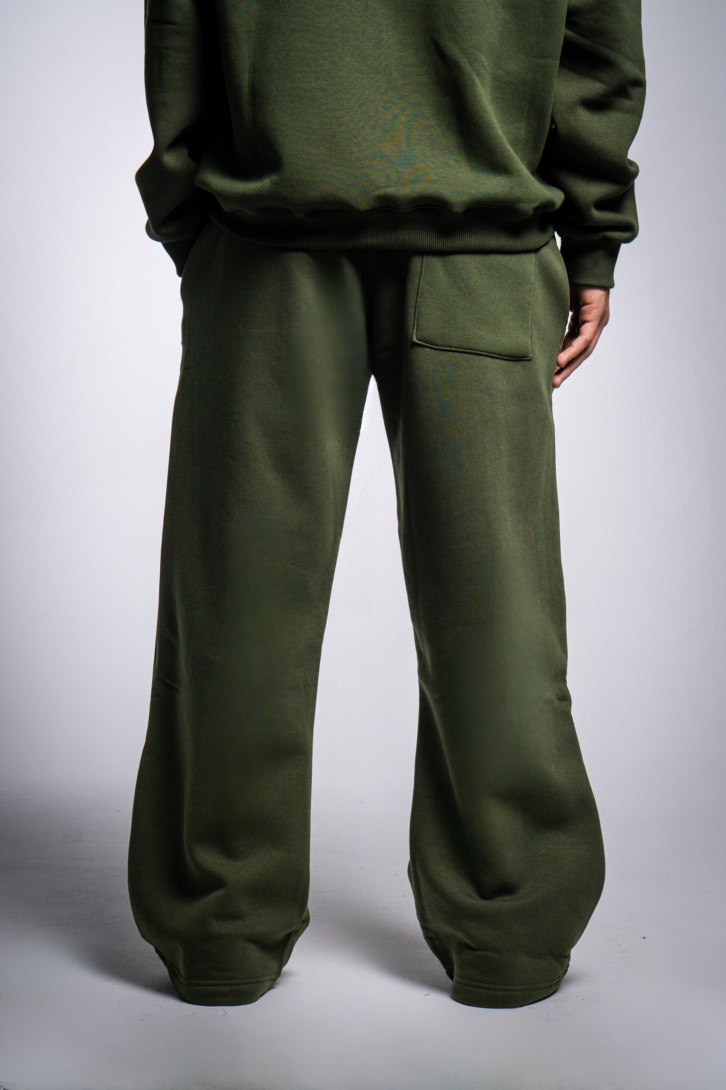 EARTHY OLIVE SWEATPANTS